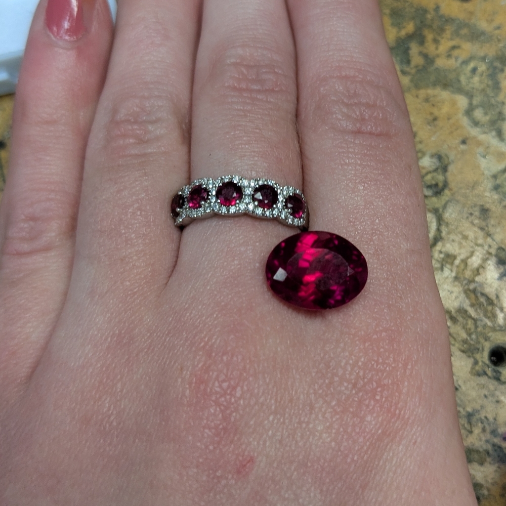 Loose Created Oval Ruby - Picture 3 of 3